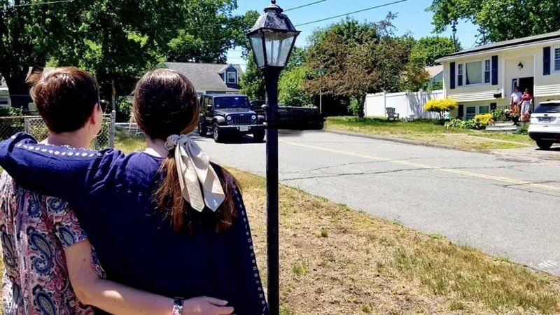 'Blue light convoy' honors federal agent from Lawrence who died unexpectedly